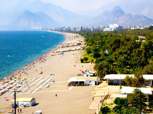 Antalya Gezi & Lezzet Rehberi: Görülecek Yerler, Tadılacak Tatlar ve Tarladan Sofraya